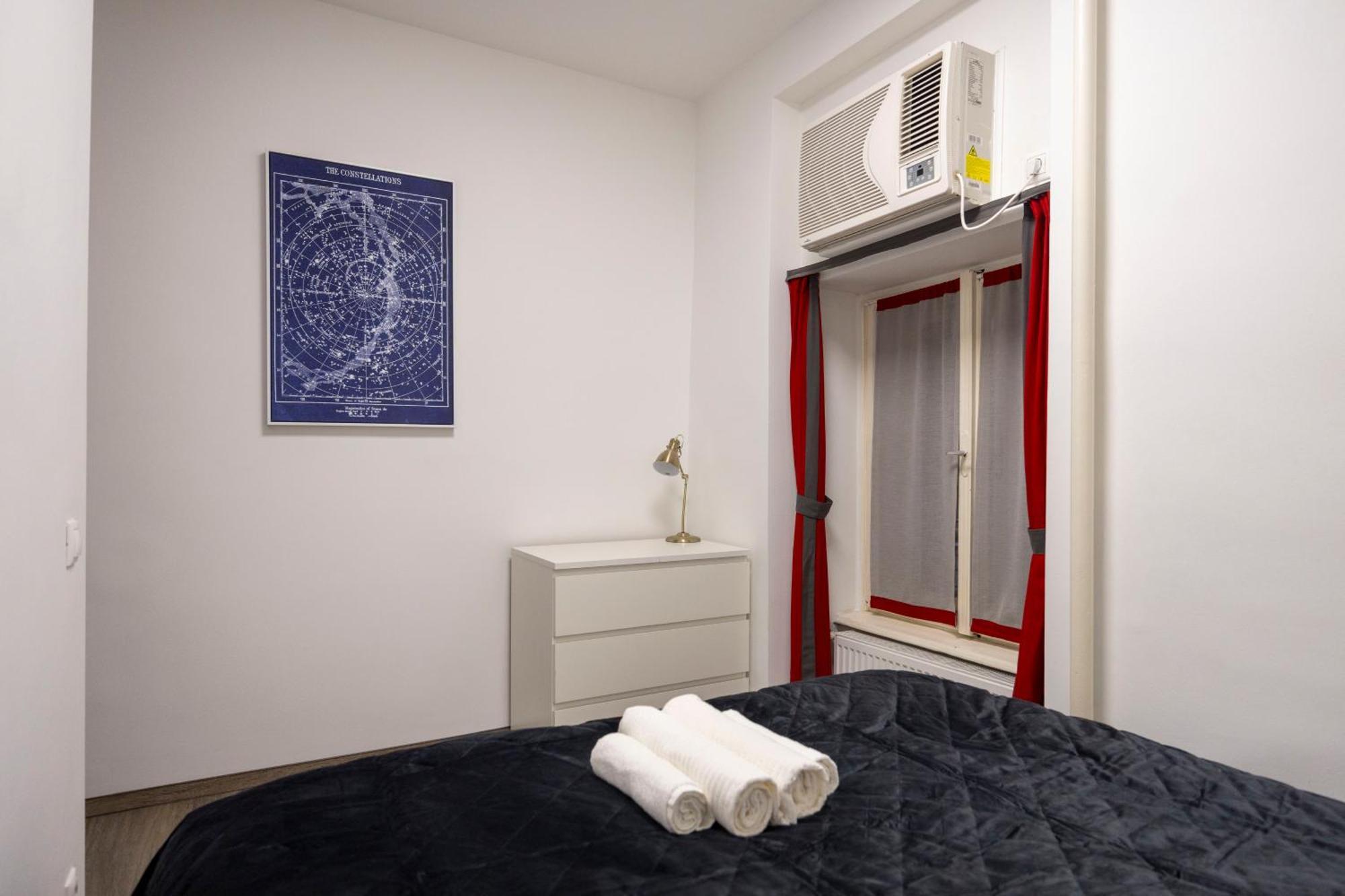 Apartment Deluxe Elizabeth W/ 4bedrm, 2bathrm, 1lvngrm Budapest